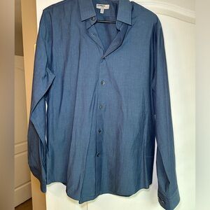 EXPRESS MENS LONG SLEEVED BUTTON DOWN - MEDIUM